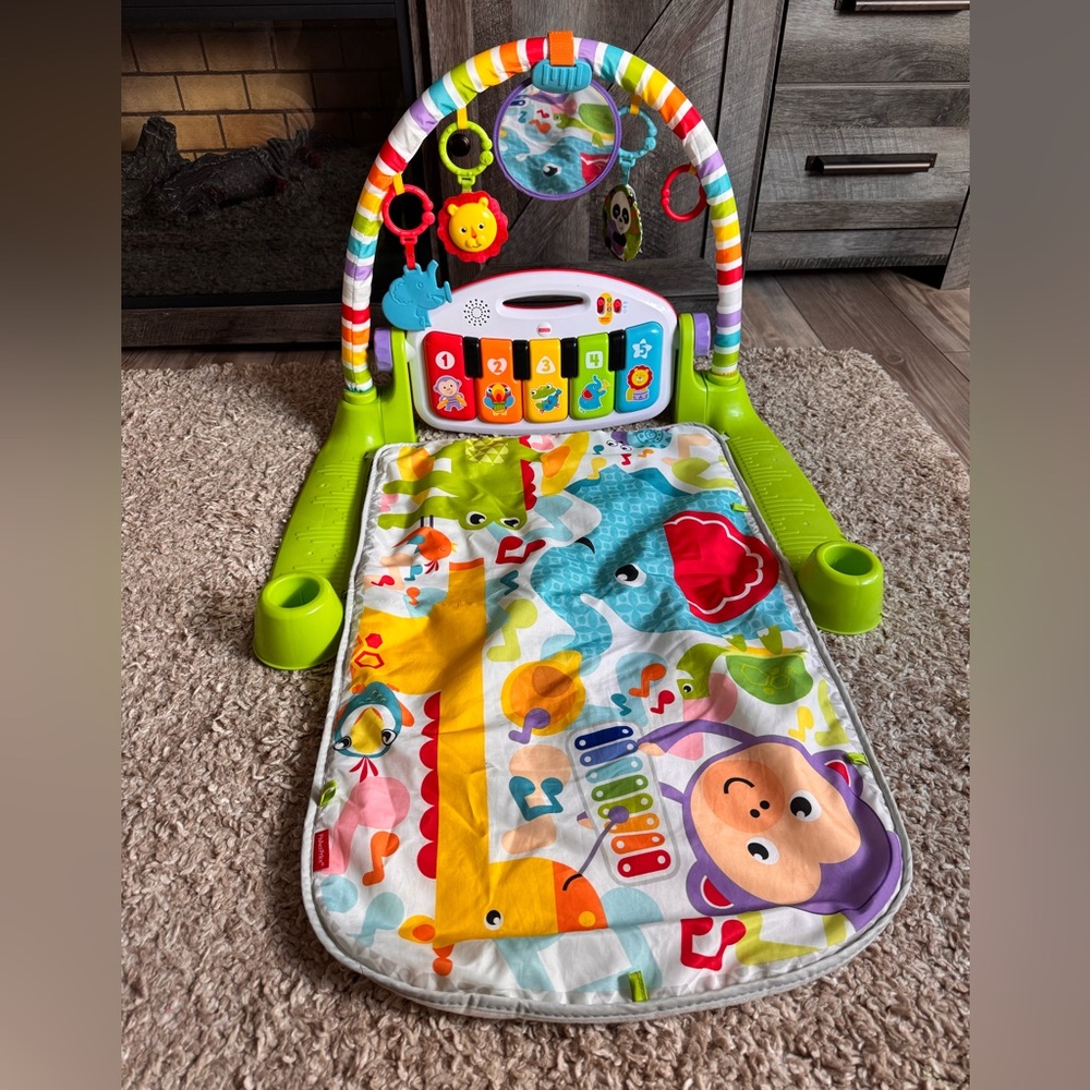 Fisher Price Baby Musical kick toy & play piano playmat